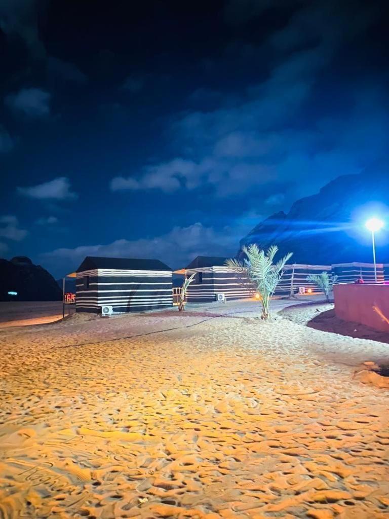 Moon Night Camp Otel Ram Vadisi Dış mekan fotoğraf